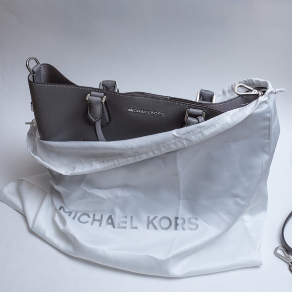 Michael Kors Handbags - Michael Kors bag